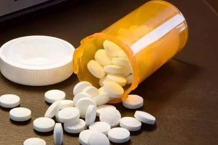 金钱树浇什么水好,能浇阿司匹林吗?