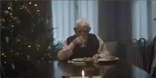 撒贝宁说：“不要随便把父母接到身边，那不是孝顺。”你怎么看？