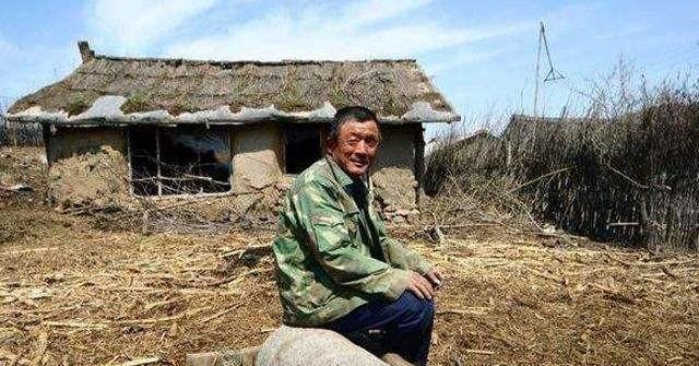 农村光棍随处都有，他们什么都不想做，难道他们不担心未来该怎么生活？