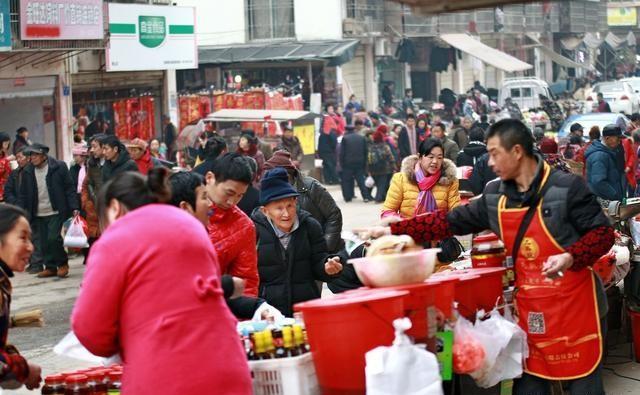 中国为何要在这个时期，启动“开放地摊”？