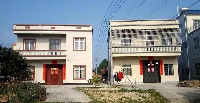 为什么现在农村人很多人盖房都是斜坡顶楼面了？