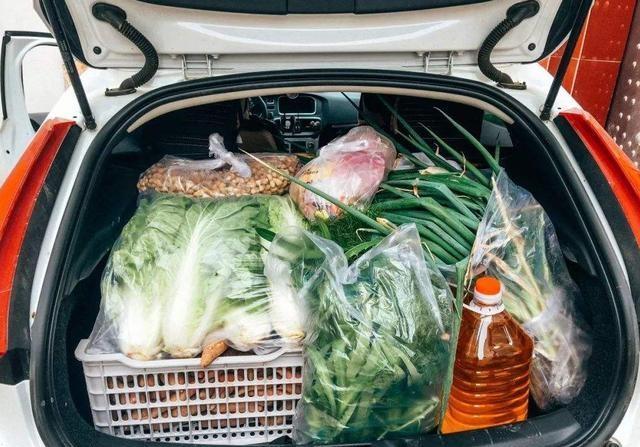 从乡下用面包车拉菜去城里卖可行吗？