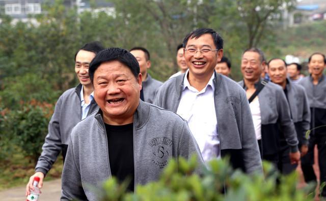 鸡粪、牛粪、猪粪、羊粪哪个更适合当肥料？为什么？