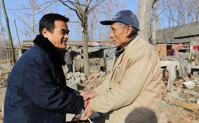 鸡粪、牛粪、猪粪、羊粪哪个更适合当肥料？为什么？